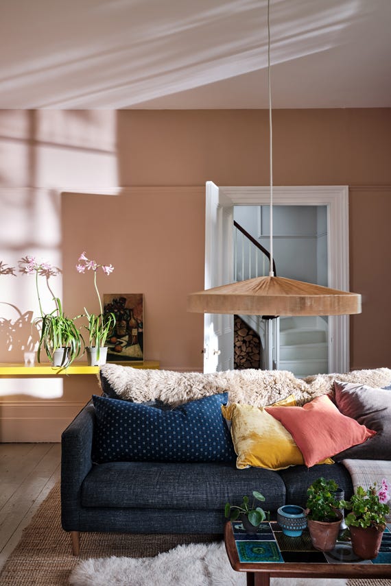Setting Plaster No.231 by Farrow & Ball on a painted wall in a room setting